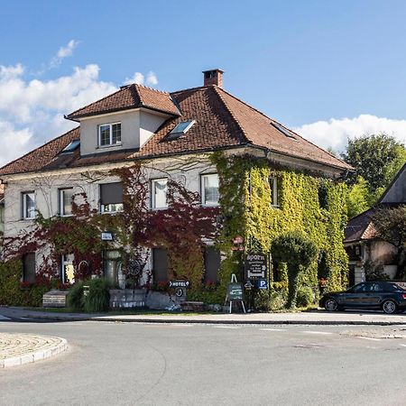 斯伯恩酒店 Radomlje 外观 照片