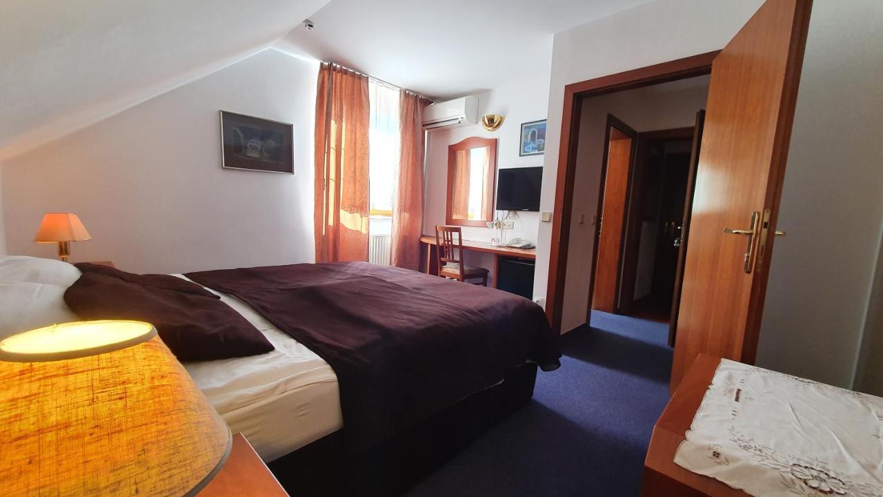 斯伯恩酒店 Radomlje 外观 照片