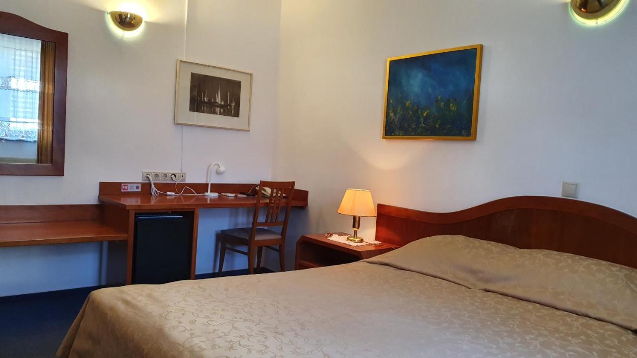 斯伯恩酒店 Radomlje 外观 照片