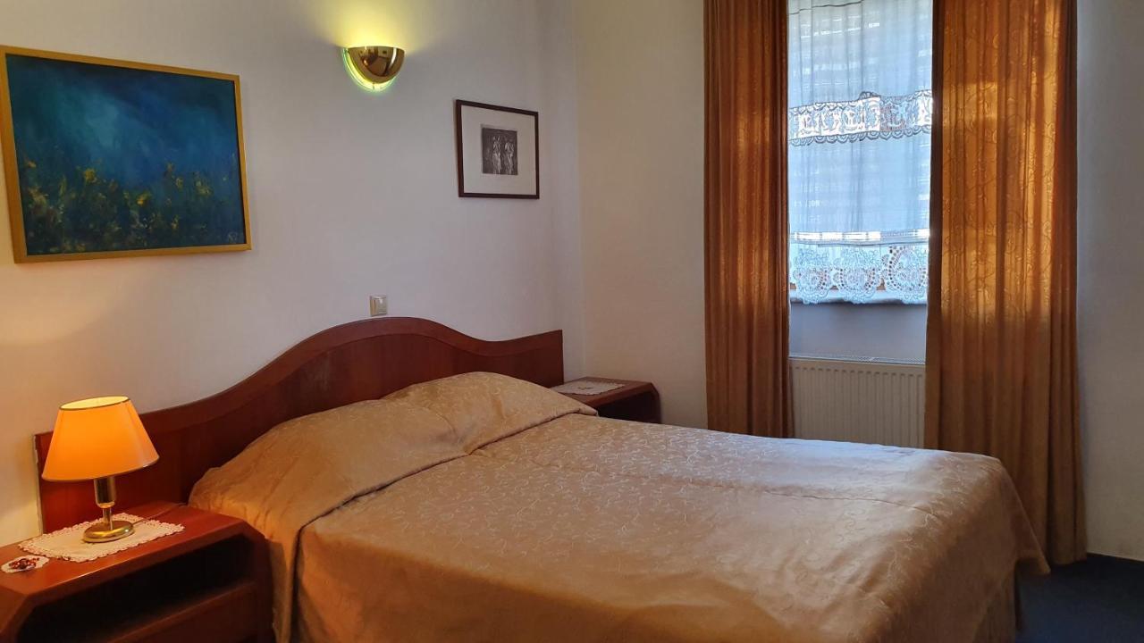 斯伯恩酒店 Radomlje 外观 照片
